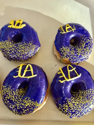 Universal Donuts, business photo 3