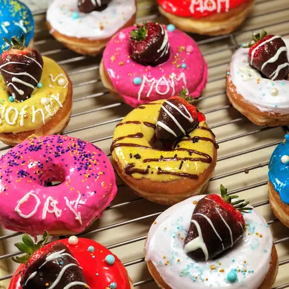 Universal Donuts, business photo 4